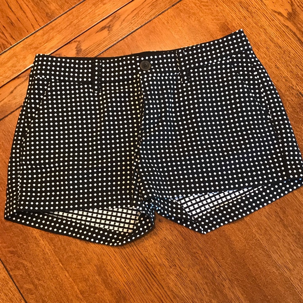 Old Navy 3.5" Inseam Black/White Shorts